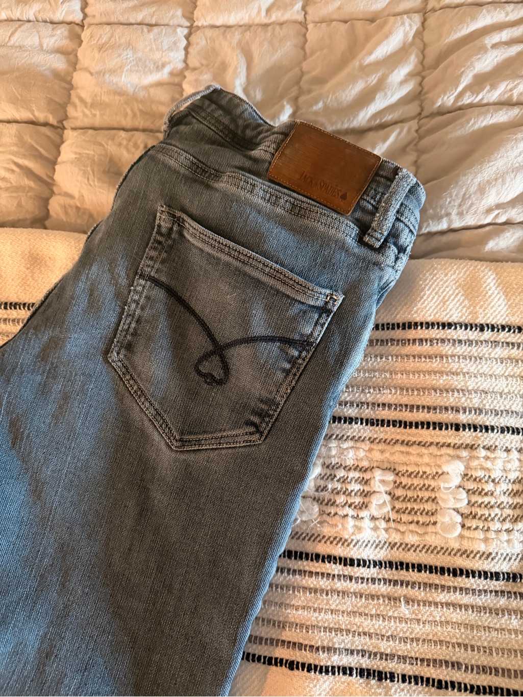 Men's Slim Straight Light Blue Jeans With Back Pocket Stitch